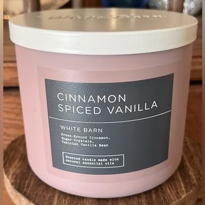 White Barn Bath & Body Works 3 Wick Candle - Cinnamon Spiced Vanilla